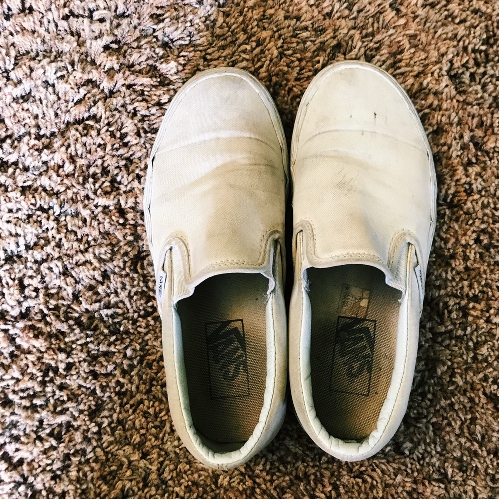 White slip on Vans